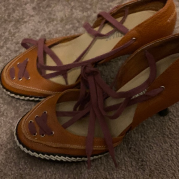 Colin Stuart Beige  High Heels - Picture 3 of 4